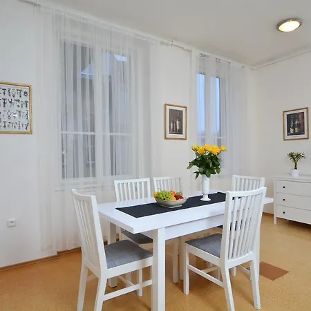 Apartment Amadeus *