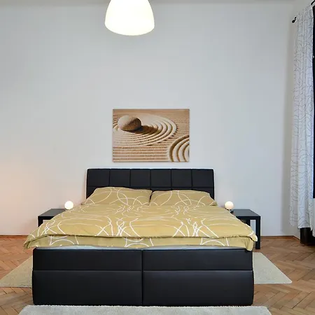 Amadeus Apartment