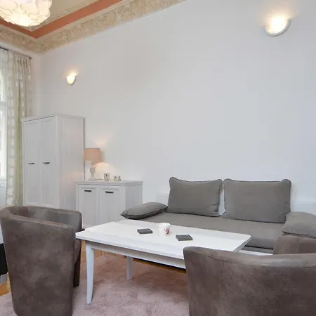 Amadeus Apartment