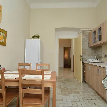 Amadeus Apartment